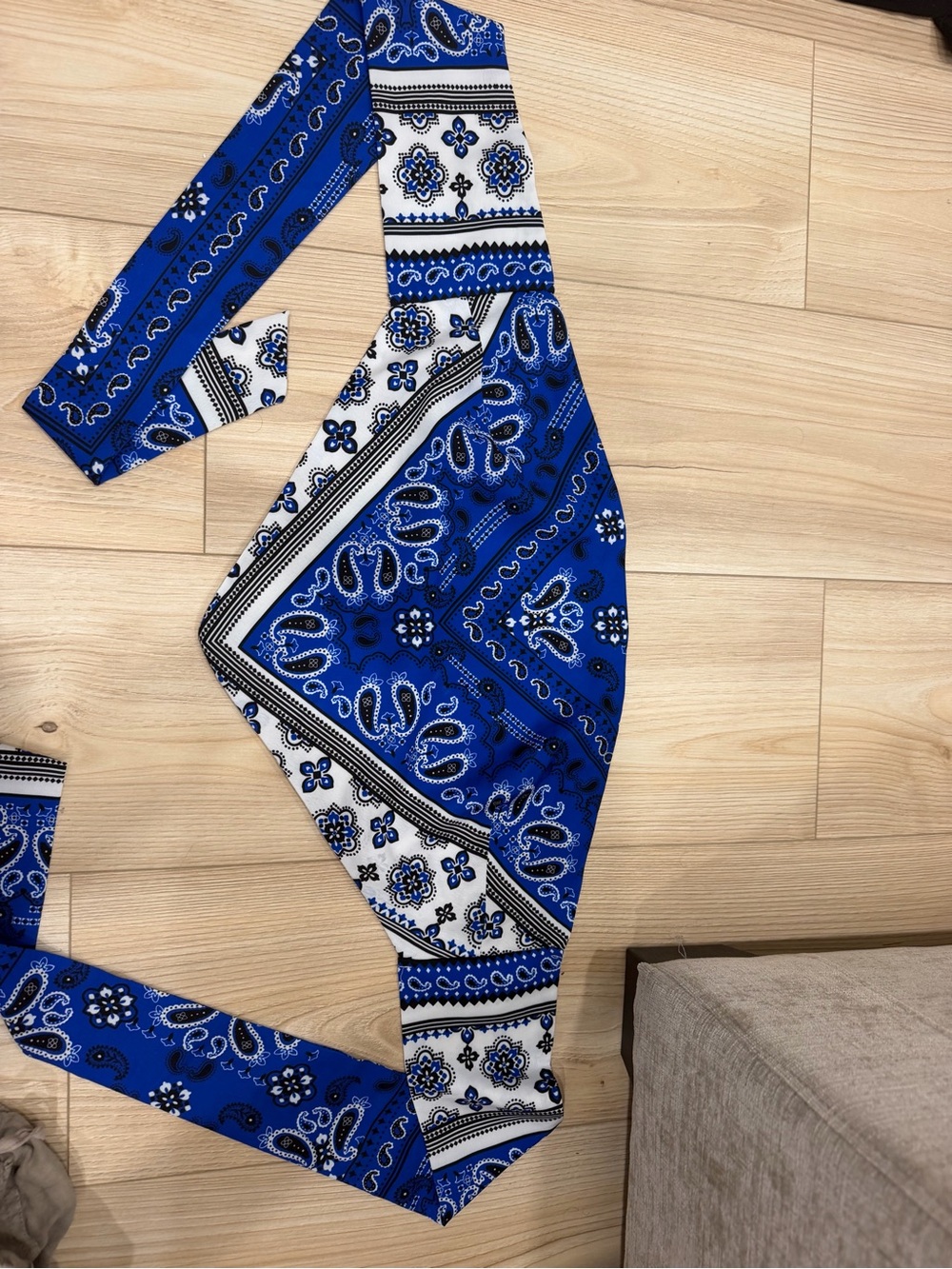 superdown Blue & White Bandana-Top